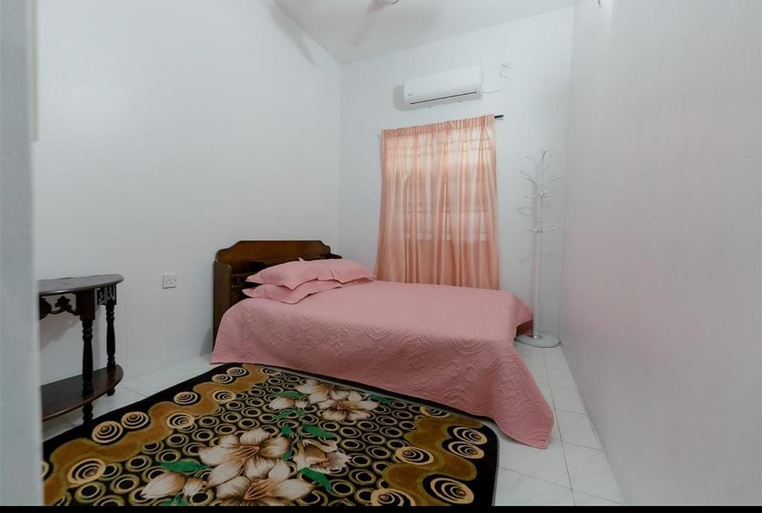 Umaira Homestay Chemor Bagian luar foto